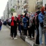 أهالي دائرة السلام يحتشدون أمام اللجان الانتخابية